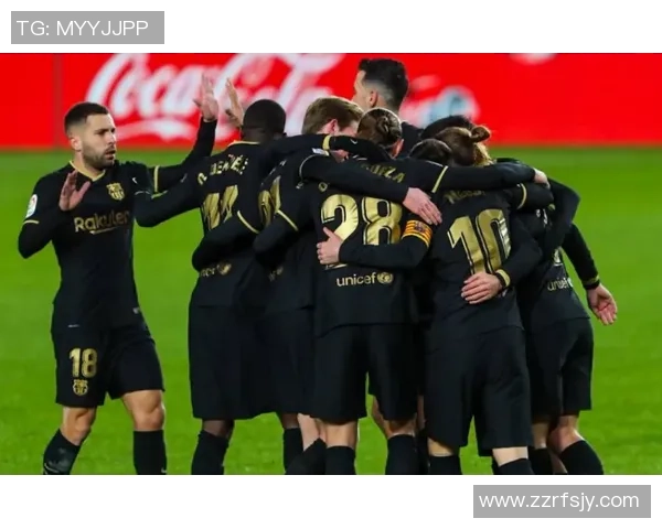 西甲激战多特蒙德与莱比锡互交白卷神扑引发争议判罚全场沸腾 西甲激战多特蒙德与莱比锡互交白卷神扑引发争议判罚全场沸腾