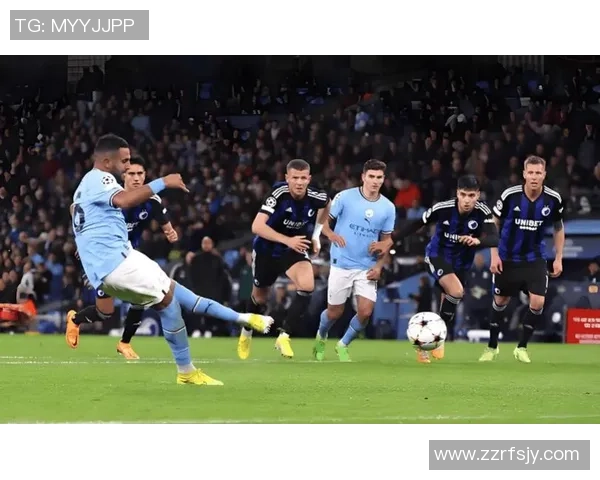 英超激战：里昂3-0曼城神奇扑救引发全场狂欢战术解析