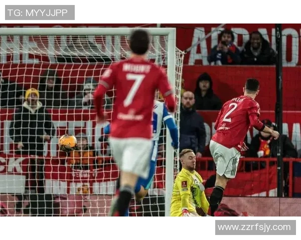 足总杯惊天逆转里昂6-2狂胜曼联争议判罚引发全场热议