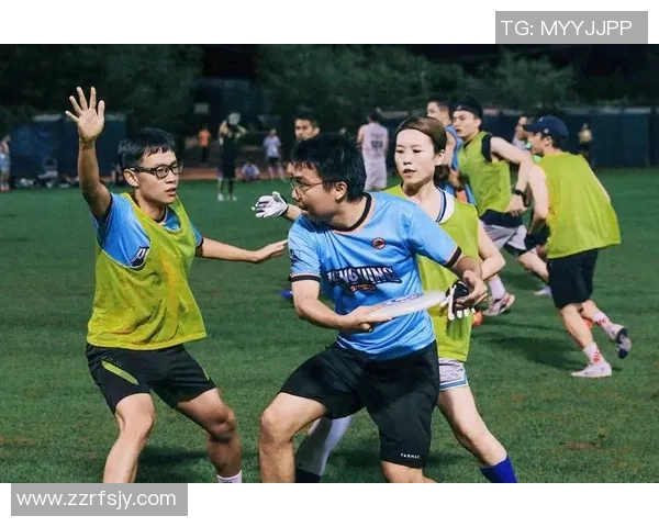 重庆飞盘队在世界滑板锦标赛中的拼搏历程与荣耀时刻分享 重庆飞盘队在世界滑板锦标赛中的拼搏历程与荣耀时刻分享