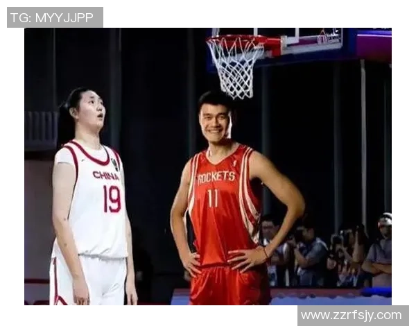 马布里与姚明在篮球场上的激情对决与友谊故事