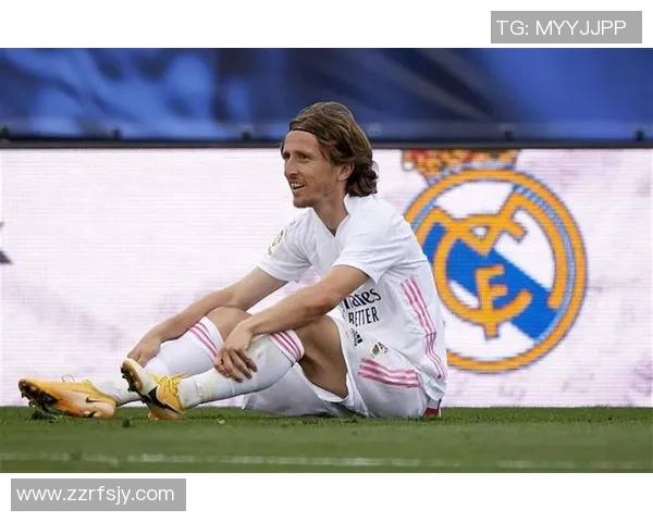 世界杯精彩瞬间：里昂绝杀巴萨引爆全场激情时刻回顾