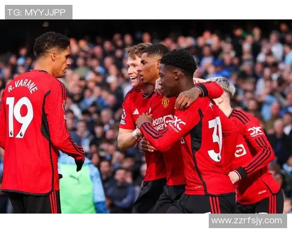 曼联逆转巴黎圣日耳曼点球大战精彩瞬间全场沸腾回顾