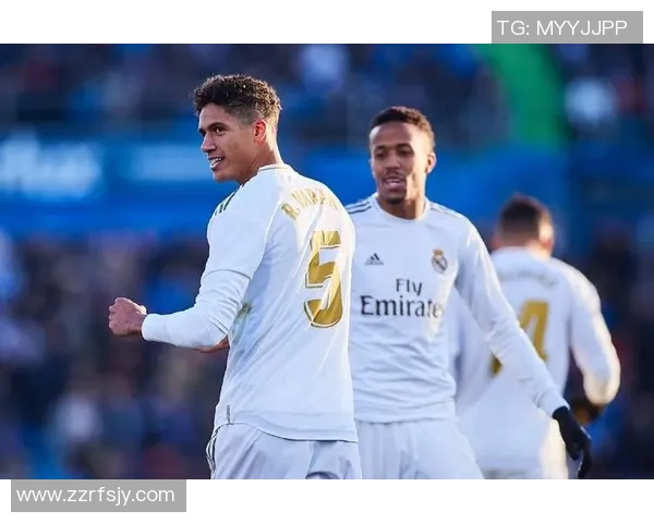 西甲精彩对决多特蒙德逆转曼城乌龙球引发全场狂欢与转会热议 西甲精彩对决多特蒙德逆转曼城乌龙球引发全场狂欢与转会热议